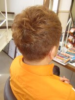 コアフィールフィス(COIFFURE fils)&nbsp;ハイトーンカラーでソフトにかりあげ