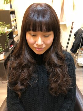 パボーネ(Pavone) ワンレンヘアー