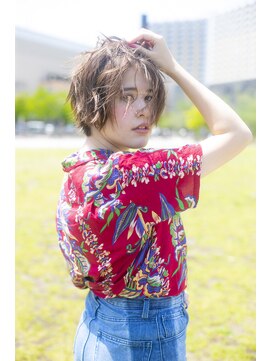 フレイムスヘアーアンドリラックス 西川口店 ラフな動きのあるショートスタイル×イルミナカラー