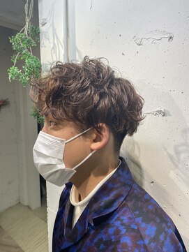 エル(EL by green) 《tomi》前下がりマッシュ×無造作スパイラル