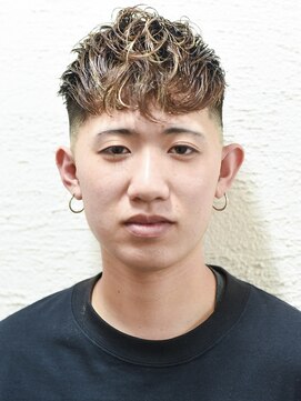 メリケンバーバーショップ コウベ(MERICAN BARBERSHOP KOBE) 七三オールバックツイストパーマかき上げヘアコンマヘア