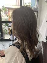 メル(Mel) ☆Mel発☆インナーカラー☆ハイライト☆グレージュ☆ミディアム