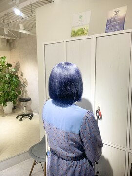 ソワン ドゥ ブレス エルネ 立花店(soin de brace elne) ディープブルー/寒色系カラー/ハイトーン/ケアブリーチ/ショート