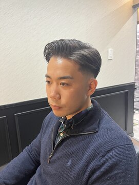 プラウド(PROUD) 七三　スキンフェード　田町　理容室　メンズカット 顔剃り