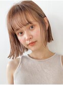 顔周りレイヤーカットグレージュカラーくびれボブベージュカラー