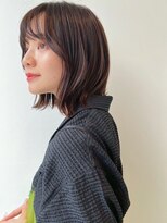 ホフ 大阪心斎橋店(F.O.F) ベージュインナーカラーショートボブレイヤーミディアム前髪