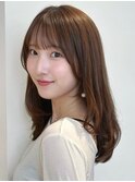 顔周りレイヤーカットくびれヘアミルクティーベージュカラー