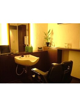 上質な空間で心も体も癒されるリラックス体験。日々の疲れも非日常の癒し空間でリフレッシュしてくれる…