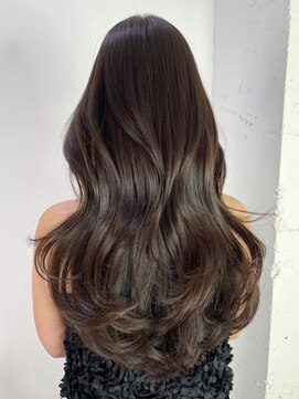 ロンググレージュ顔周りレイヤー韓国ヘアおくれ毛_ba565392