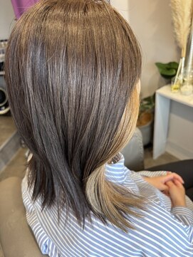 ソフ(soph) インナーカラーミディアムヘア