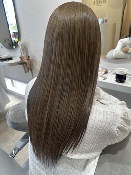 ベル サウス(BHEL south) 津市ロングレイヤーカットハッシュカット透明感カラー重めロング