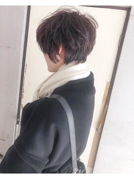 ヘアーアンドアトリエ マール(Hair&Atelier Marl) 【Marl】レッドバイオレットカラーのクセ毛を活かしたショート♪