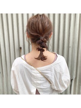 オリ(oli) ベージュ × ポコポコアレンジ