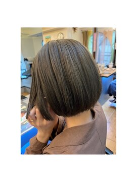 ラゴム(Lagom) #ミニボブ #カーキベージュ