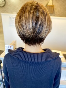 ヴィアスヘアー(vias hair) デザインカラー×ショート