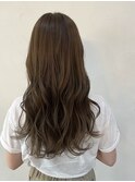 オリーブグレージュ×韓国風ゆる巻き