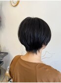 20代30代大人可愛い小顔ボブ前下がりショートアッシュブラック