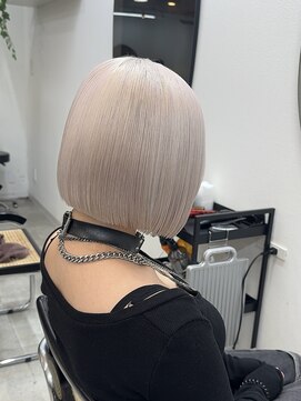 ドットハリス(.Hallis) ホワイトブリーチ/ブロンドカラー/髪質改善