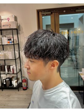 コワファースト長崎シャンプーボーイ 2nd(COIFF1RST 長崎 SHAMPOO BOY) 無造作刈り上げマッシュメンズカット