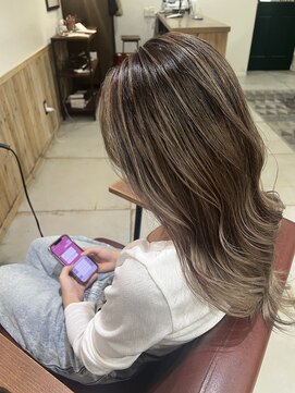 ノーム 横浜(NORM) バレイヤージュ