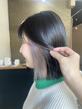 ＊横顔がバチッと可愛くなるインナーカラー×ぱつっとボブヘア＊