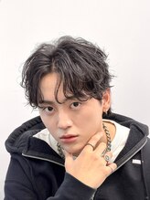 メンズサロンドットリアン(dot. lien)&nbsp;フェザーシャドウパーマメンズナチュラルマッシュセンターパート