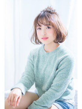 ヴァンクシー バイ ルナ(VANKCY by Luna) ボブ 簡単 お団子 ヘアセット ヘアアレンジ グレージュ 赤味無し