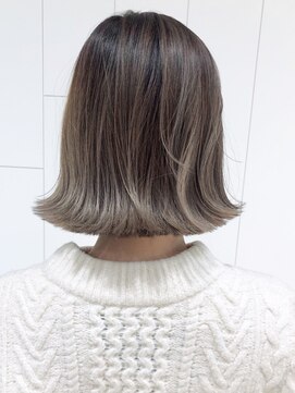 アイティーバイアルバム 松戸店(IT by ALBUM) ハイグラシアーグレージュ_アースカラーくびれヘア_ba375491