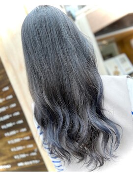 サーティーン(THIRTEEN) 暗めに染めて色味しっかり！(20代)