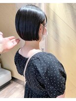 アトレ(attrait) ◎プツッとラインのミニボブ 小顔シルエット 大阪美容室