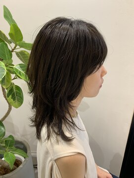 イーエム 自由通り店(e.m.) ミディアムレイヤー/ウルフヘア/黒髪