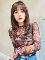 メーヴェ(Mowen) mowen×切りっぱなし×顔周りレイヤー×ハイライト×グレージュ