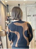 くすみベージュカラー