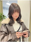 オリーブベージュ