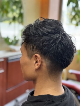 ヘアーサロンシミズ(Hair Salon Shimizu) ビジネスもOK!左パート前流しツーブロック