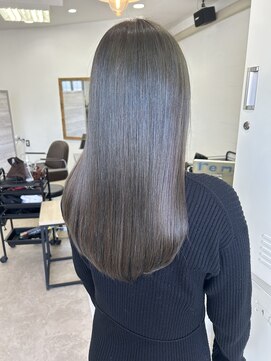 ラヴィリス バイ レム(Raviliss by rem) オリーブグレージュ/レイヤーカット