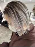 ハイライトカラーミルクティーベージュレイヤーカット
