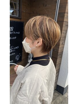 ルーナヘアー(LUNA hair) ショートハイライトカラー耳掛けショートカット10代20代30代40代