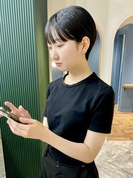 ジェコ ブラン(gecko. brun) フォルムにこだわったショート/コンパクトショート/黒髪ショート