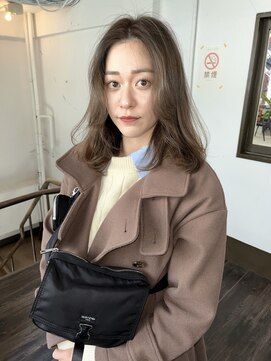 ボウ(BOW) 【BOW style】スモーキーベージュ    [本町/心斎橋/堺筋本町]