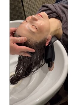 エッジアイラッシュ 蕨店(edge eye lash)の写真/髪の悩みは頭皮から来ていることに注目★今までなかった頭皮ケアが可能!極上の癒やしを♪