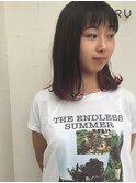 ナチュラル外ハネミディアム×ピンクインナーカラー+黒髪暗髪