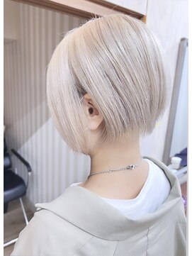 ラヴィキョート(Lavy kyoto) 圧倒的存在感！！ショート×ペールホワイト