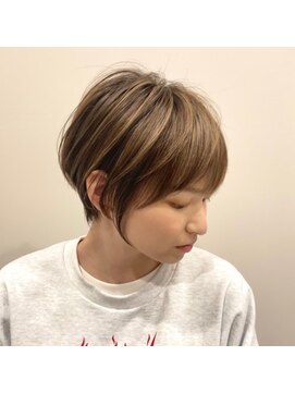 リーベル(Re bell) ベージュ系ハイライトショート