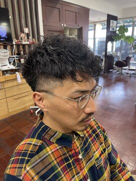 ナナ バイ レオネ(nana×Leone) 大人のフェードカット