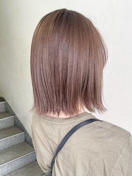 ヒビヲ(HIBIO) ショートボブハイトーンカラーミルクティーベージュケアブリーチ