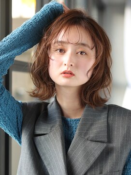 トゥーエイト two8 ミディアムエアリーウルフ/シアーベージュ/髪質改善