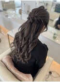 お嬢様ハーフアップ結婚式 二次会クセ毛風パーマお呼ばれ ドレス
