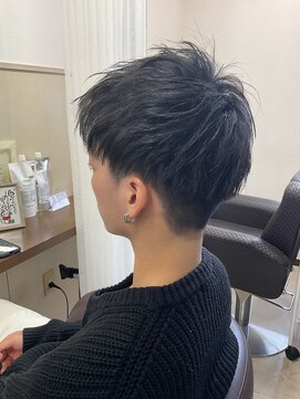 コアフィールフィス(COIFFURE fils) 【見附　今町】刈り上げアップバング　スパイキーショート