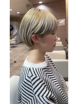 メルバイグラフ 梅田(mel by GRAFF) 可愛くなりすぎない大人顔まわりレイヤーカット